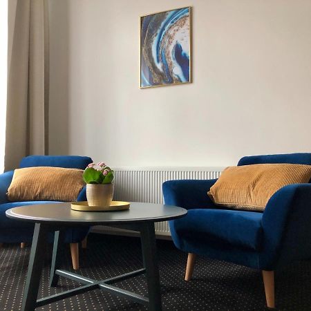 Pension Drei Rosen Karlsbad Exteriör bild