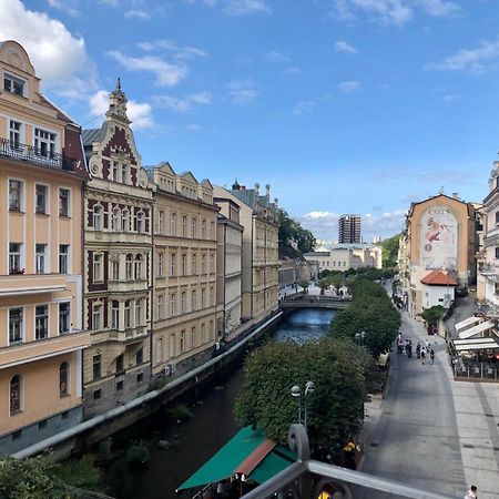 Pension Drei Rosen Karlsbad Exteriör bild
