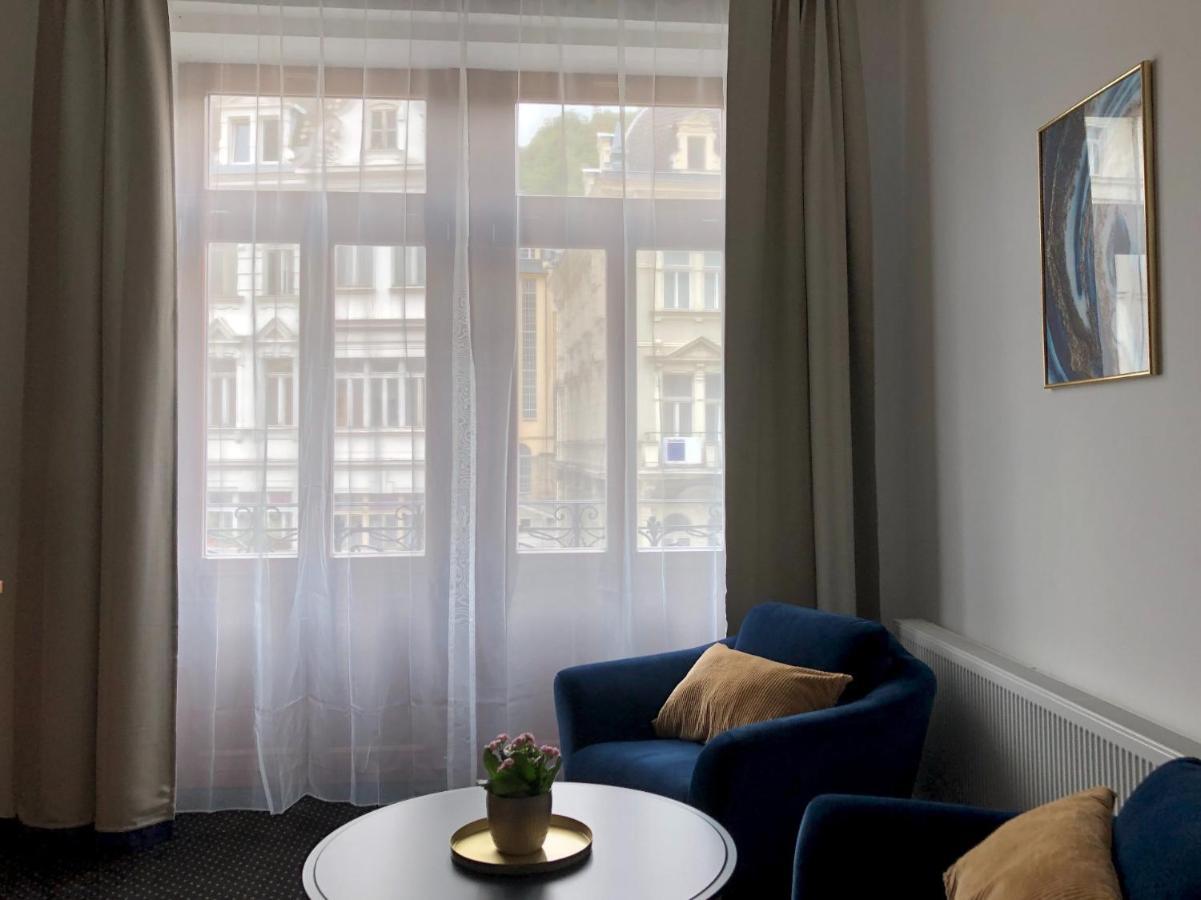 Pension Drei Rosen Karlsbad Exteriör bild
