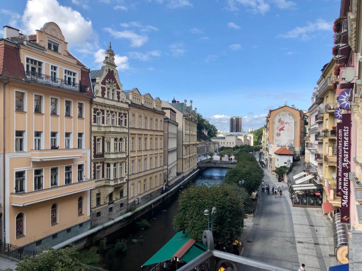Pension Drei Rosen Karlsbad Exteriör bild